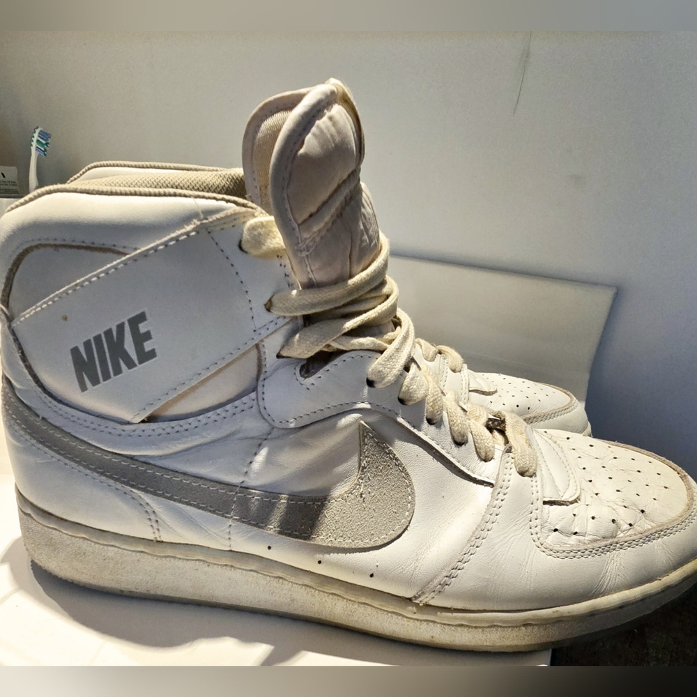 RARE Vintage 1985 Nike Team Convention High Top Sneakers Shoes Jordans SIZE 12